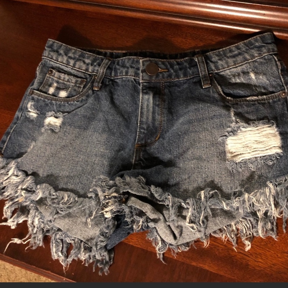Denim frayed shorts